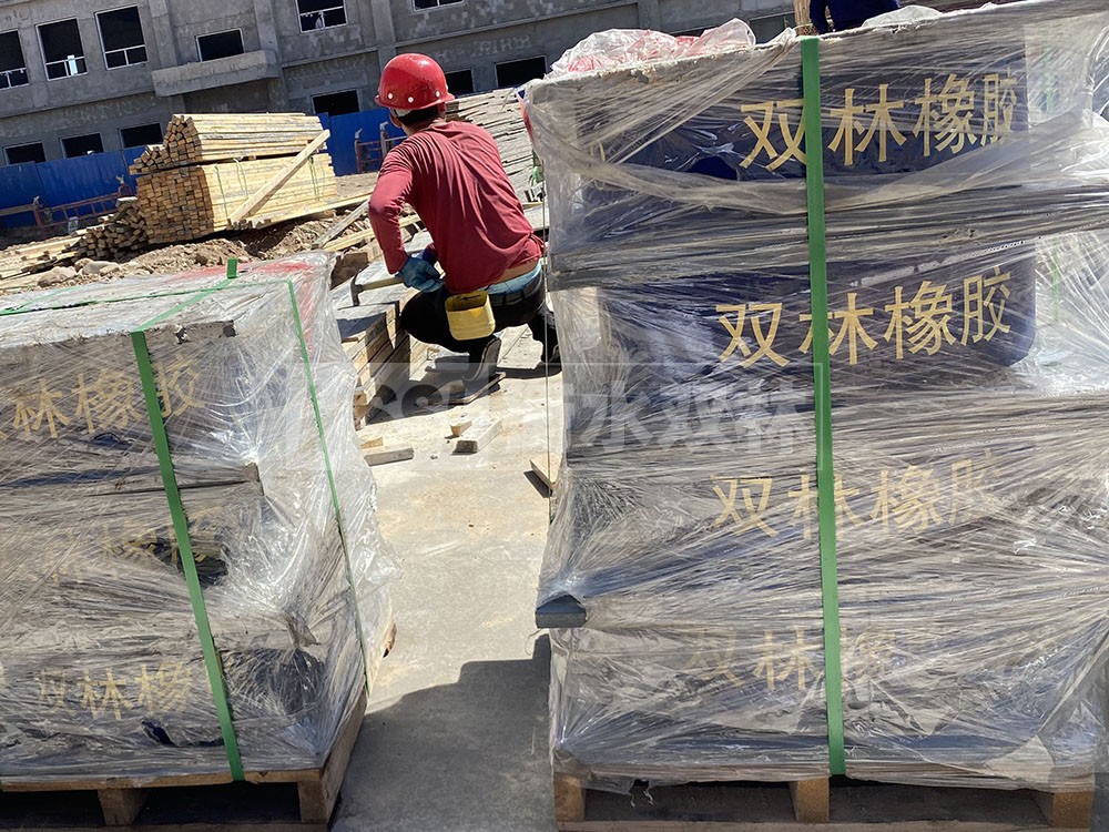 铅芯减震、隔震橡胶支座 建筑隔震橡胶支座厂商 建筑工程支座